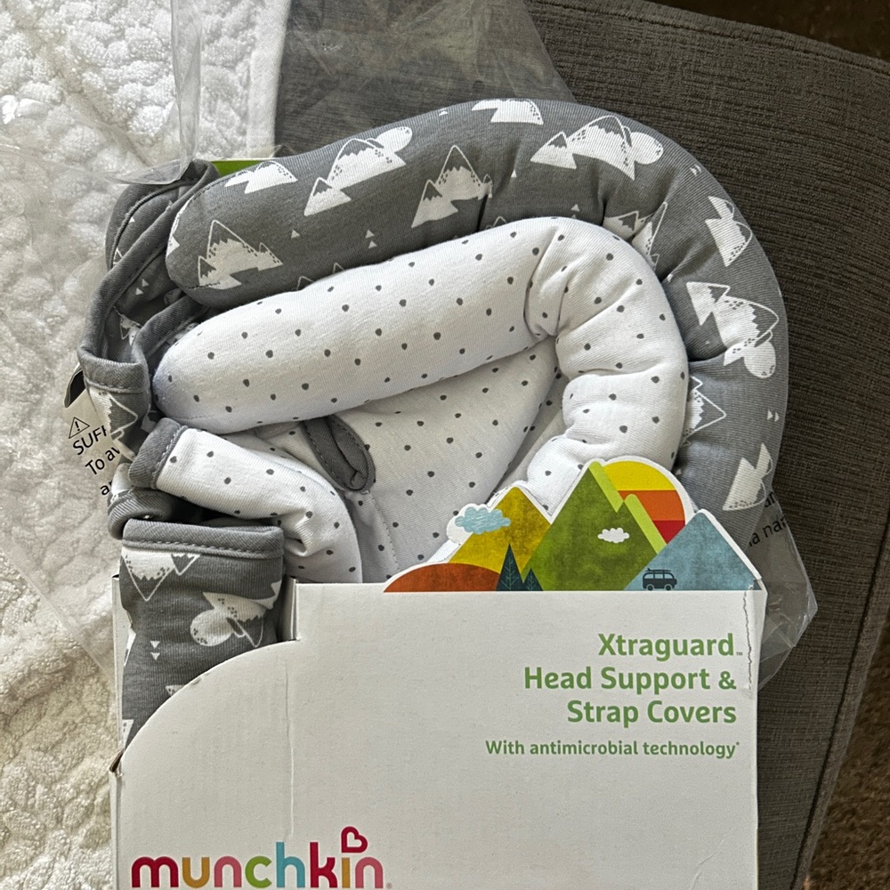 Munchkin Gray & White Xtraguard Head Support with Strap Covers